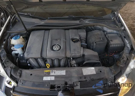 2014 Volkswagen Golf 2.5L z USA, uszkodzony, nr VIN WVWDB7AJ3EW001417